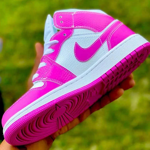 Jordan 1 UV Reactive 21480196_51836422_600.jpg main image 2